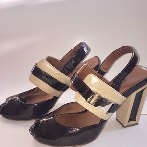 704b Reneh sandal w/ chunky heel